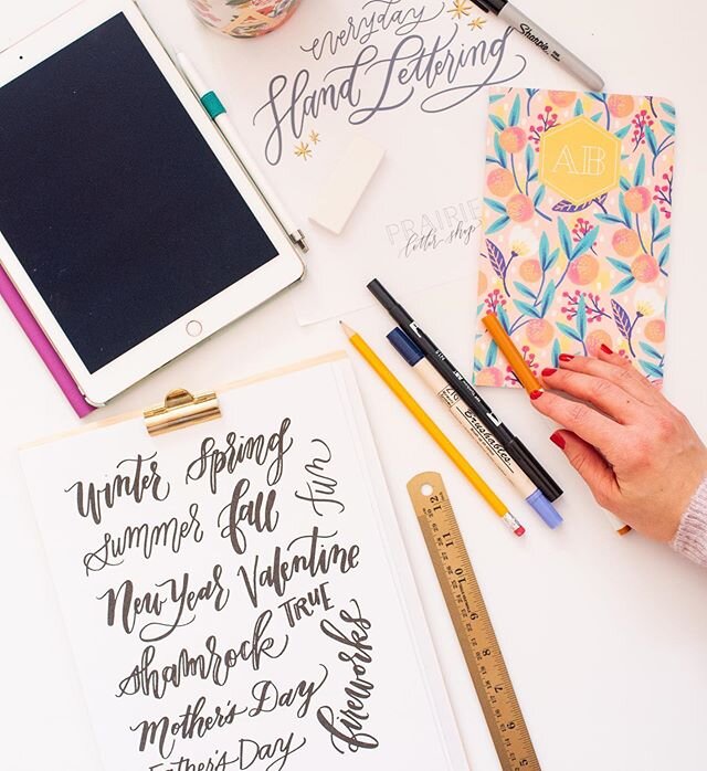 ✨JUNE COURSE SPECIAL✨⁣
⁣
I created Everyday Hand Lettering for busy people who need a digestible, self-paced, encouraging resource for learning the basics of hand lettering.⁣
⁣
Lettering eases anxiety and is a vehicle for self-expression. Many people